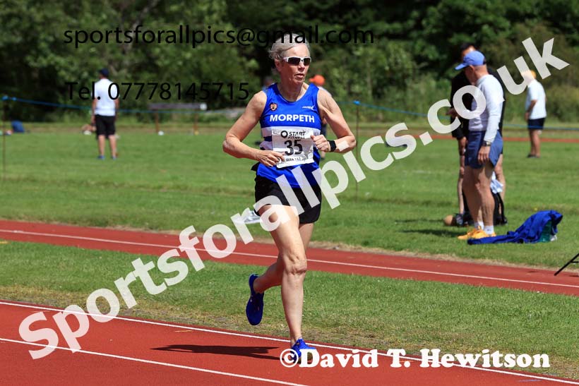 Womens 800 metres, 2024 NE Masters Track and Field Champs., Monkton Stadium, Jarrow.  Photo: David T. Hewitson/Sports for All Pics